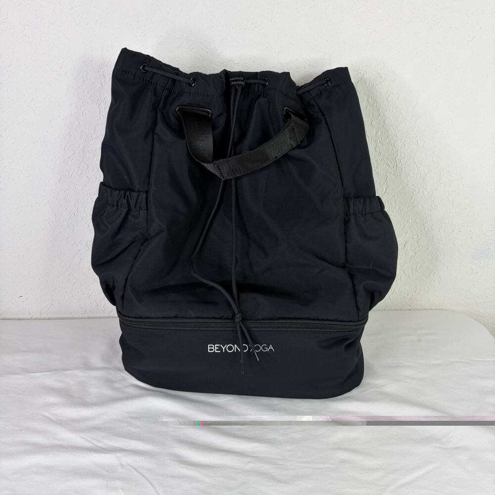 Beyond Yoga Convertible Gym Bag Backpack Black Tote Shoe Compartment Travel Yoga